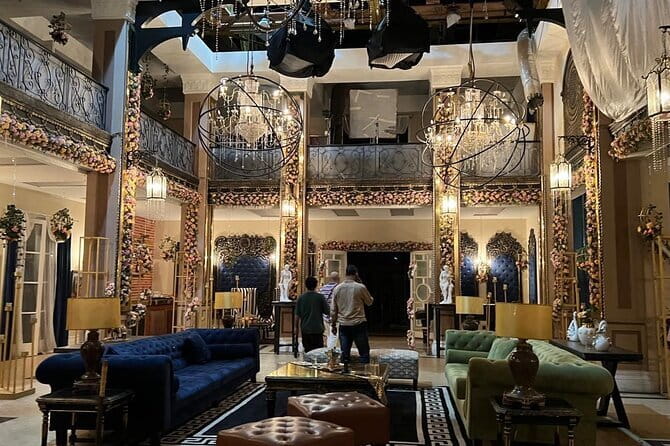 Private Bollywood Tour with Transport - Inside the iconic studio world: live shoots, green screens, and CGI
