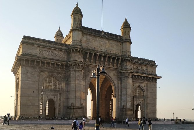 Private Dharavi Slum Tour with Mumbai Sightseeing - Private comfort plus classic Mumbai landmarks in one day