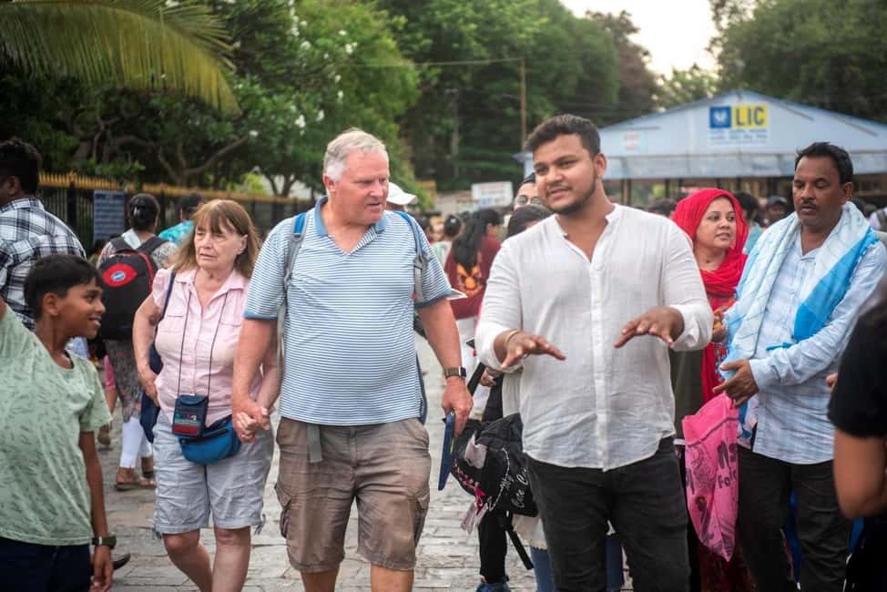 Private Full-Day Mumbai Sightseeing & Dharavi Slum Tour - Dhobi Ghat: laundry work you can’t forget