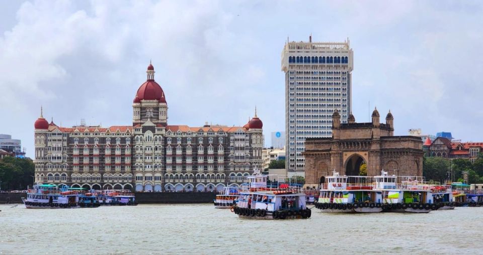Private Full-Day Mumbai Sightseeing & Dharavi Slum Tour - Colaba Causeway, Rajabai Clock Tower, High Court photos, and Asiatic Society passes