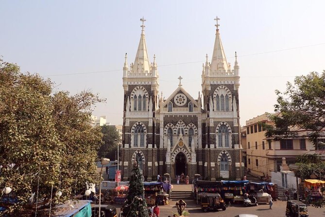 Private Guided Walking Tour in Bandra Queen of Suburbs - Key things you’ll notice on this Bandra walking tour