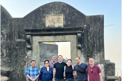 Private Guided Walking Tour in Bandra Queen of Suburbs - What a private guide changes on a 2.5-hour walk
