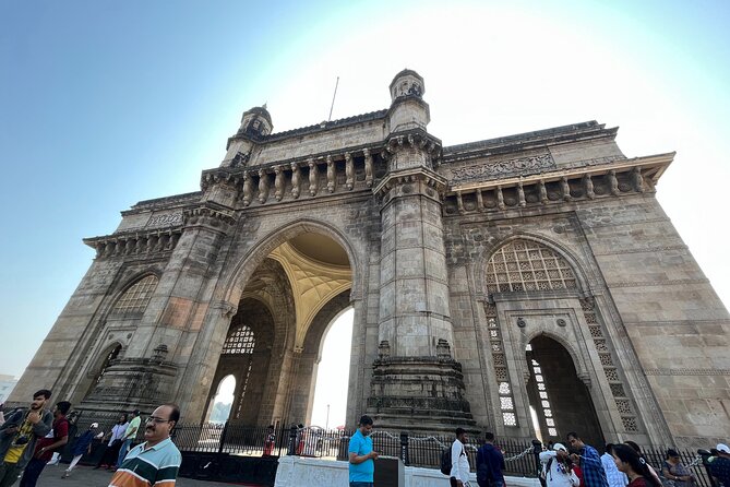Private Half-Day Sightseeing Tour in Mumbai - Door-to-door comfort: air-conditioning, Wi‑Fi, and a driver who knows the flow
