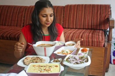 Private Market Tour and Vegetarian Cooking Class in Mumbai - Shilpa’s home kitchen: a private class that feels like family food