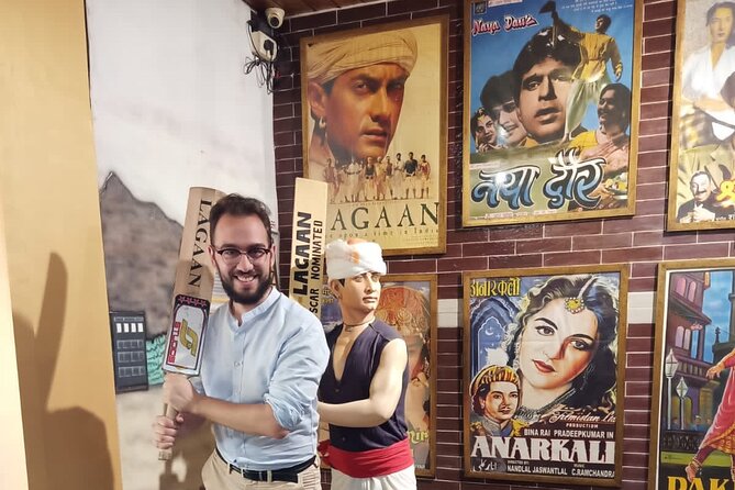 Private Mumbai City Tour and Bollywood Tour Combo with Transport - The Dabbawala Tribute Stop: The Lunch-Box Story (and Sunday Reality)