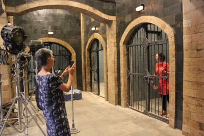 Private Mumbai City Tour and Bollywood Tours With Meal - Worli Sea Face: a scenic reset after studio energy