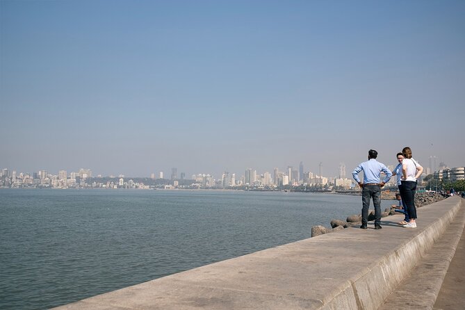 Private Mumbai Sightseeing Tour - Full Day - Stop 5: Haji Ali Mosque—where the sea is part of the scene
