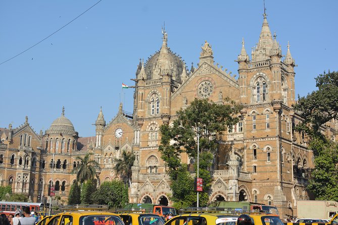 Private Mumbai Sightseeing Tour (Traveller's Choice Award Winner) - A quick hit of old institutions: Oval Maidan, Bombay High Court area, University buildings, Rajabai Clock Tower