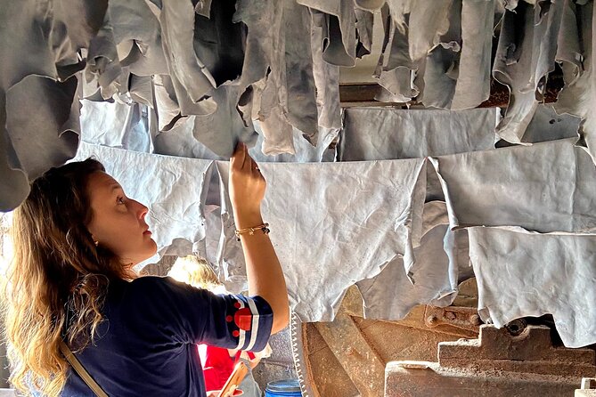 Private Slumdog Millionaire Tour in Dharavi with Slum Visit - Guides Who Know the Route (and Ask Better Questions)