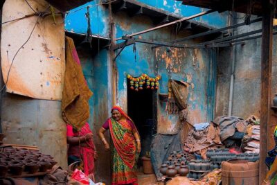 Private Tour in Mumbai Slum with Sightseeing - Getting Around Comfortably: Pickup and Air-Conditioned Riding