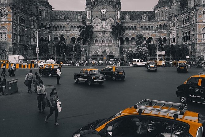 Private Tour in Mumbai Slum with Sightseeing - Mani Bhavan Gandhi Museum and Crawford Market—Idea Meets Street Commerce