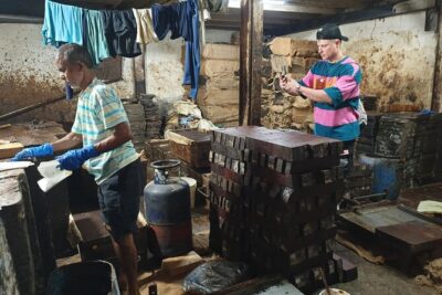 Small Group Tour of Dharavi Slum - Seeing the industries behind the headlines (without getting lost)