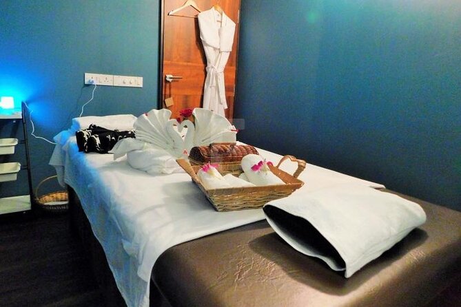 Swedish Massage in Thane with Steam - Location and Timing: Fit It Around Viviana Mall and Upvan Lake