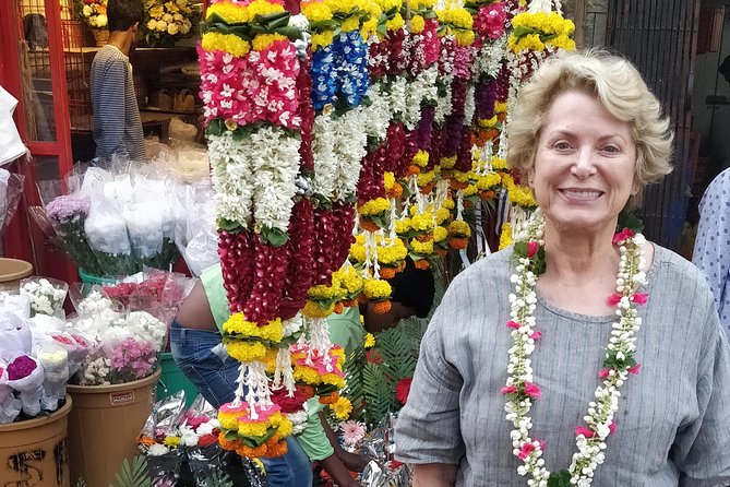 The Original Mumbai by Dawn - Recommended by Nigella Lawson & Nat Geo Traveller! - SHYAM STALL: early color, fragrance, and the rhythm of setup