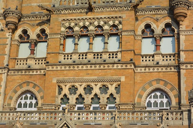 Two Days Mumbai Tour Package : City + Slum + Elephanta + Market - Chhatrapati Shivaji Maharaj Terminus and the Courts: Architecture as a Story