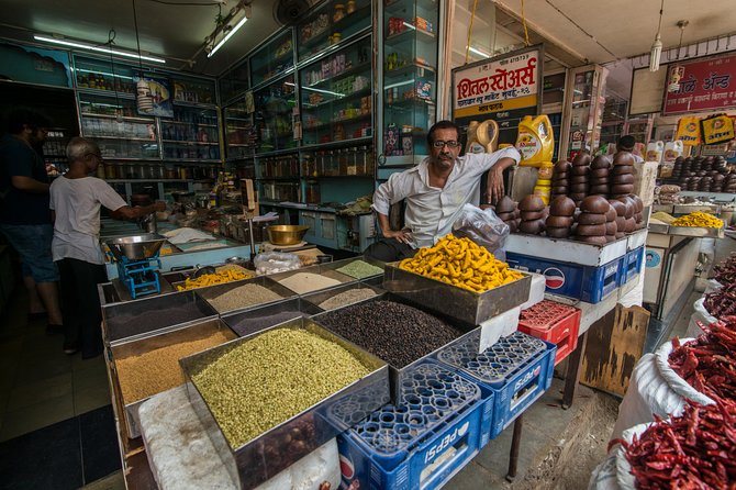 Ultimate Mumbai Full Day: Sights, Bollywood Dance, Lunch & Spices - Lalbaug Spice Market: smell it, watch it, then take it home
