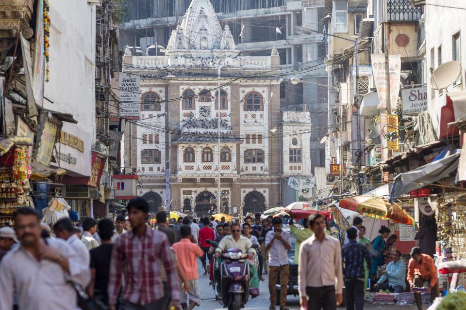 Vibrant Markets of Mumbai (2 Hours Guided Walking Tour) - Clay-Pot Masala Chai with Mumbai Views, Then a Sweet Finish
